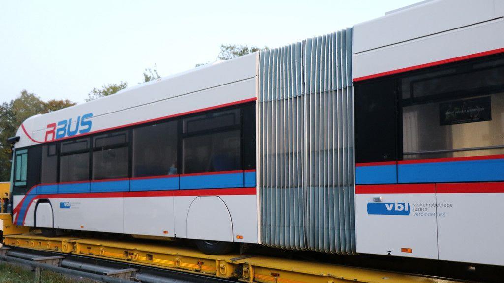 Mega-Obus in Salzburg angekommen