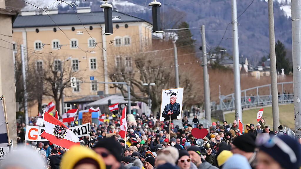 Corona-Demo in der Stadt Salzburg