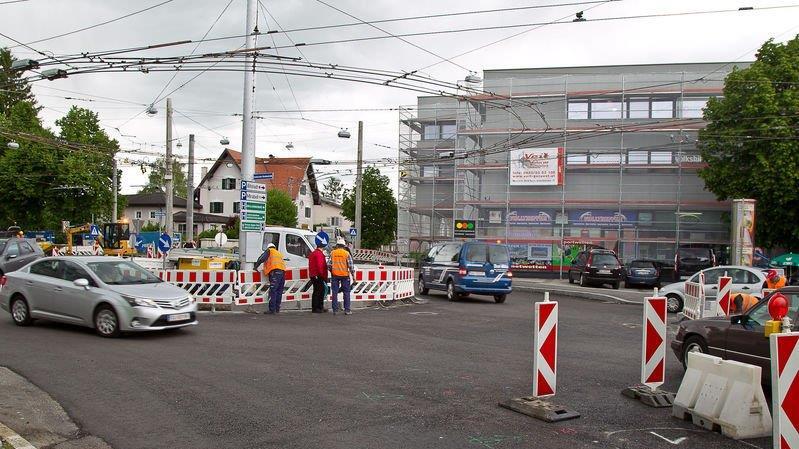 Kreisverkehr am Hans-Schmid-Platz