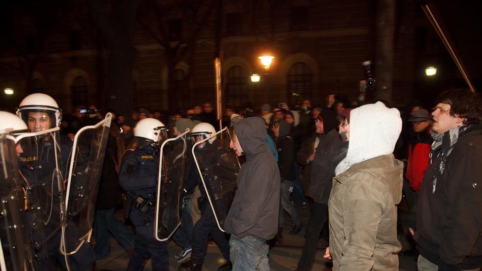 WKR-Ball 2012: Demos (Flo)