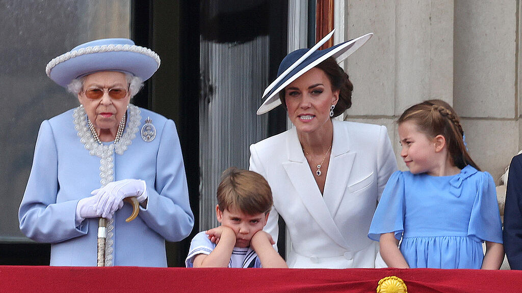 Queen feiert 70 Jahre Thronjubil\u00e4um