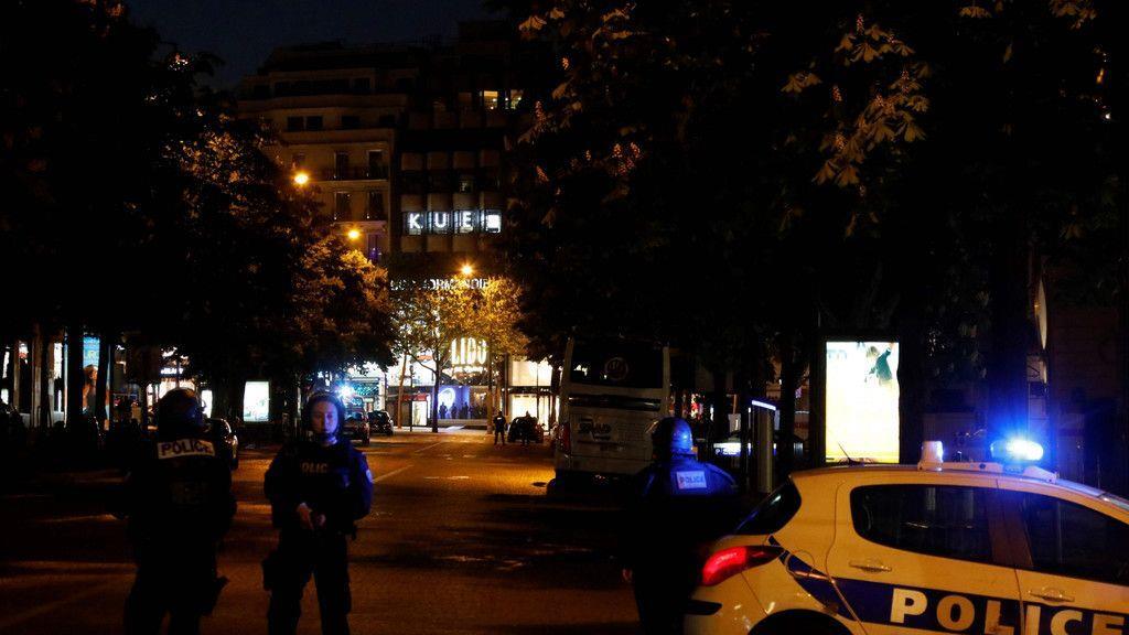 Vermeintlicher IS-Angriff in Paris: Polizist und Angreifer tot