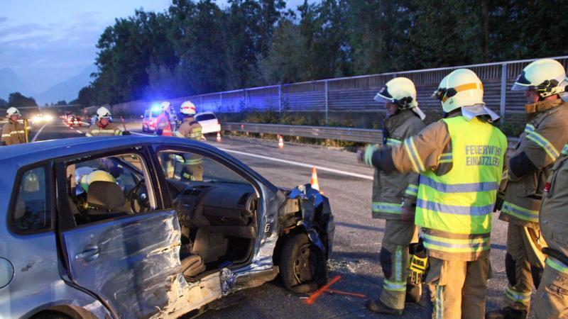 Schwerer Crash mit drei Verletzten in Kuchl