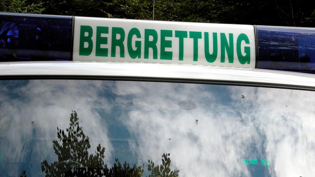 Der Wanderer konnte weder vor noch zurück. (Symbolbild)