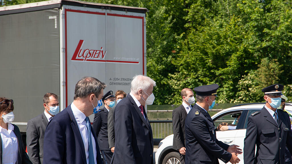 S\u00f6der und Seehofer in Freilassing