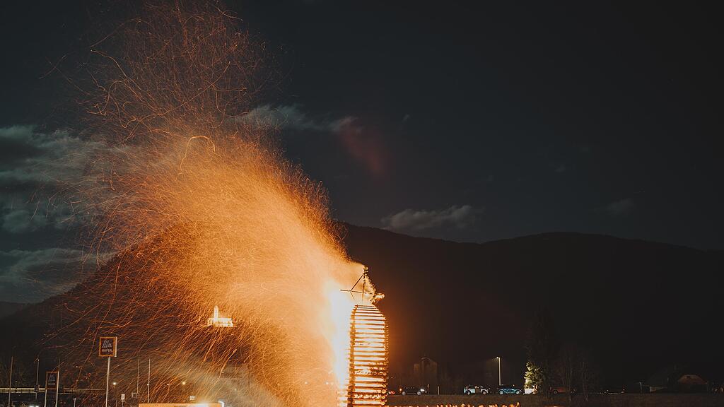Osterfeuer im Lungau