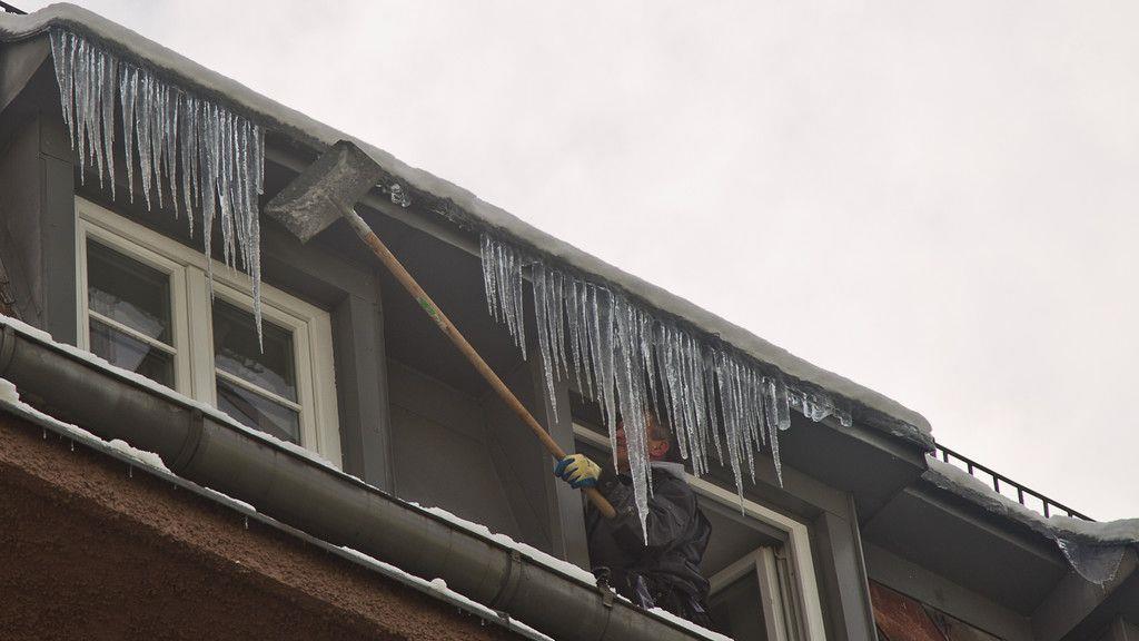 Siebenstädterstraße: Eiszapfen entfernt