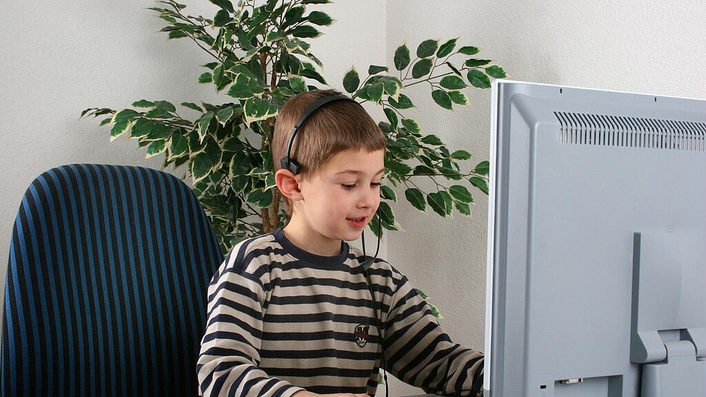 90 Prozent der Kinder suchen im Web nach Antworten.