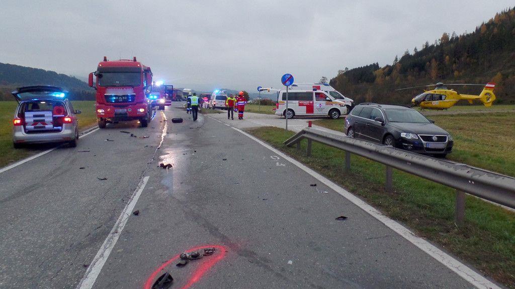 Neun Verletzte bei Unfall in Kärnten
