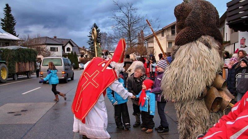 Nikolo und Krampus in Piding
