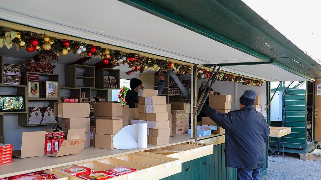 Aufbau Salzburger Christkindlmarkt, 14.11.2024