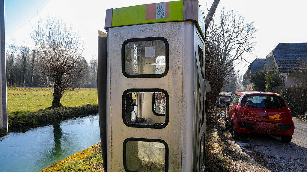 Telefonzelle Gneis