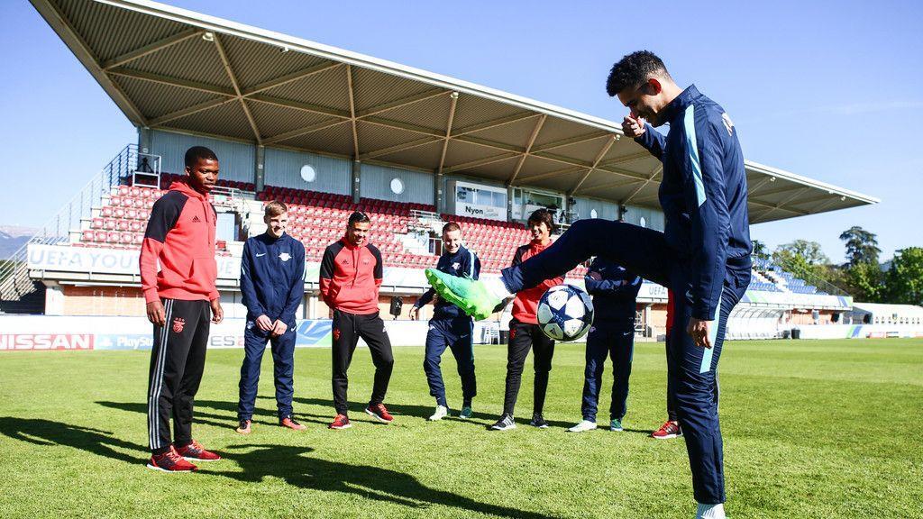 Training und Entspannung vor Youth-Legaue-Finale