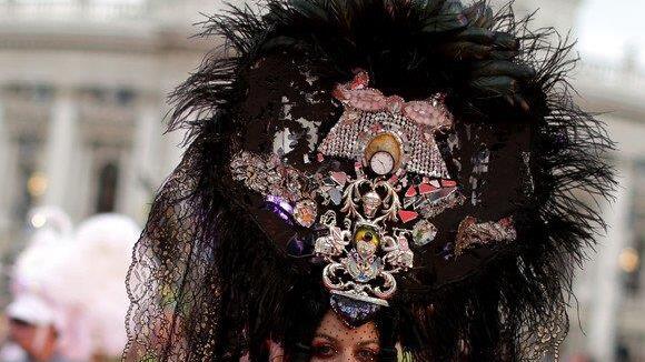 Life Ball 2014: Erste Gäste am Magenta Carpet (Kostüme)