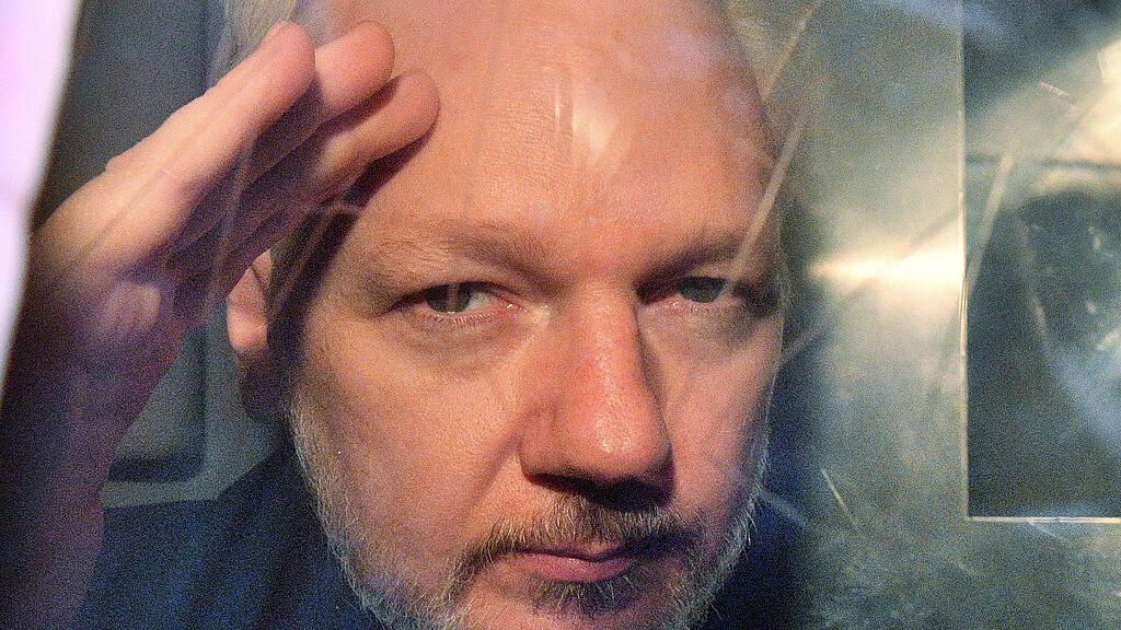 symb_assange