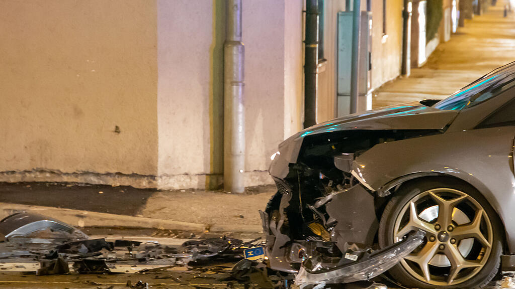 Frontal-Crash in der Sterneckstraße