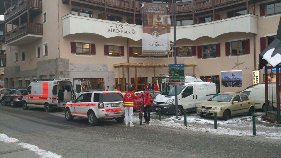 Der 18-Jährige wurde ins Spital nach Zell am See eingeliefert.