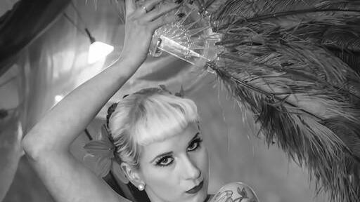 Burlesque Workshop mit TRONICAT LA MIEZ
