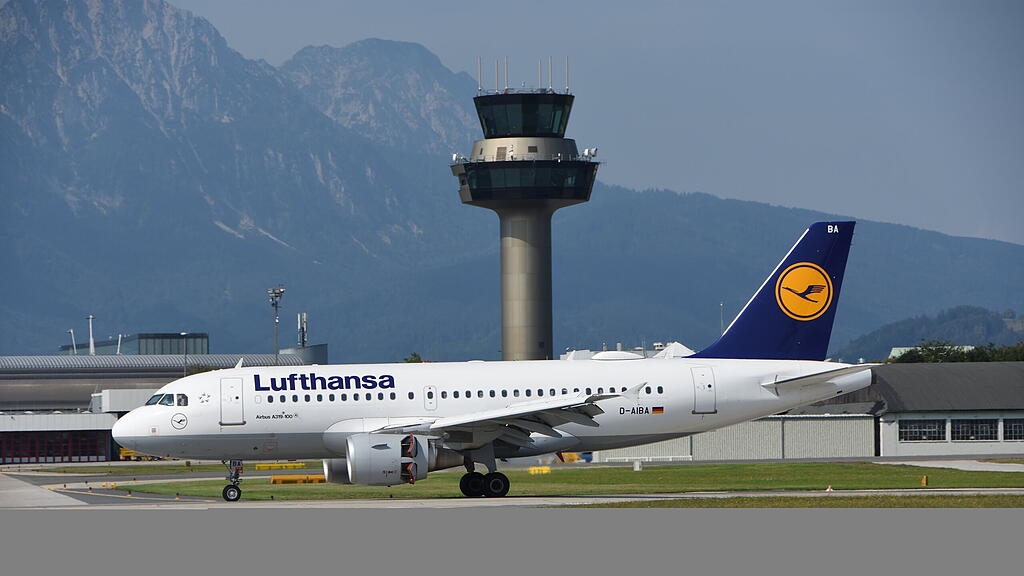 Lufthansa A319 D-AIBA SZG 18 08 18b.JPG