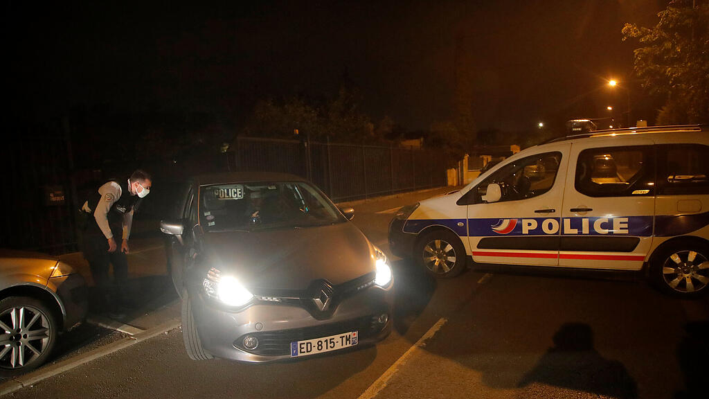 Mann bei Paris enthauptet