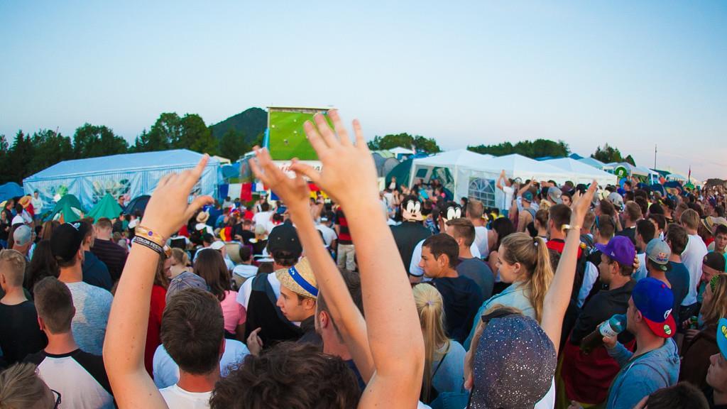 Electric Love Festival 2016: Tag 1, Public Viewing