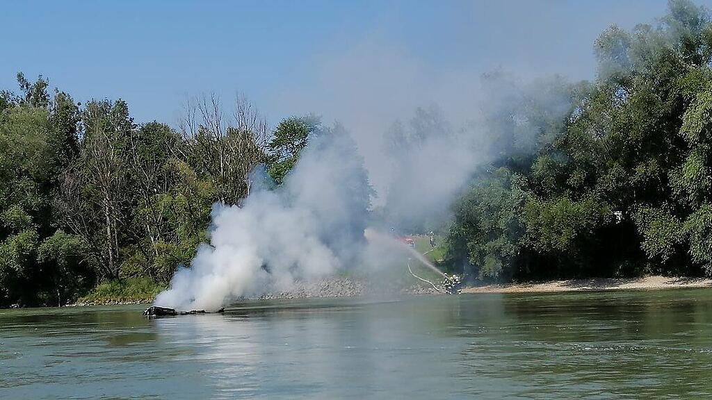 Sportboot, Orth an der Donau