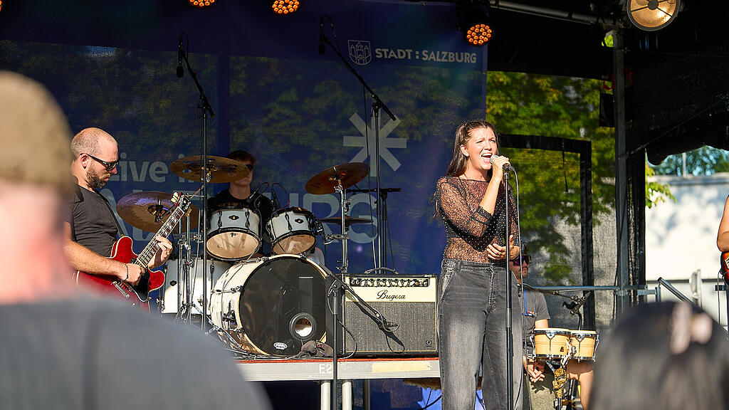 Live in Salzburg, Volksgarten