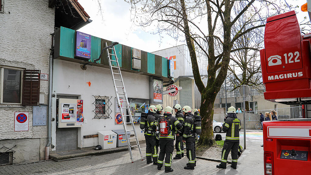 Rauch aus Trafik Liefering