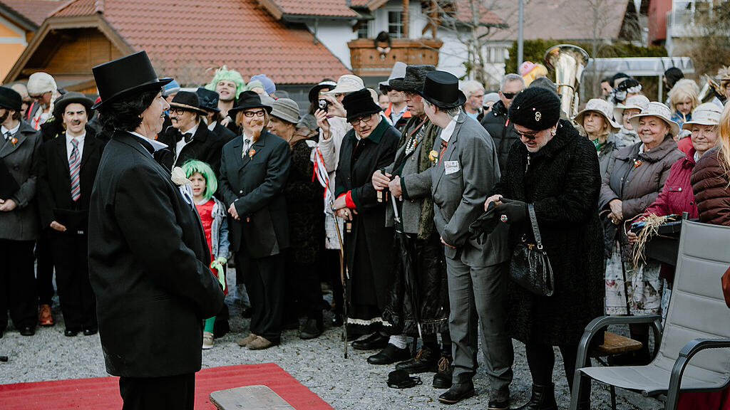Verkehrte Hochzeit, Kirche