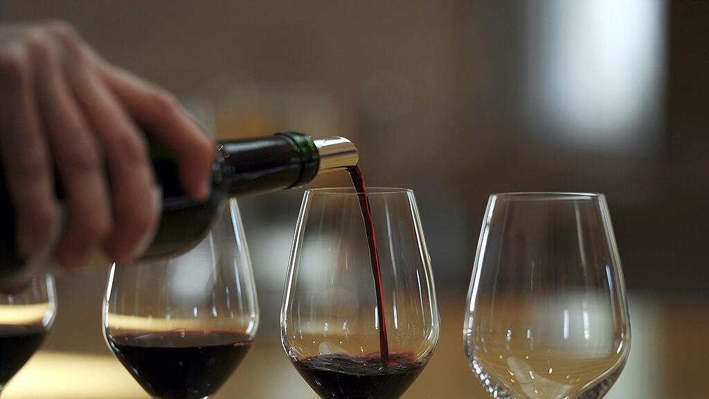 In Italien wurden gepanschter Rotwein aus dem Verkehr gezogen. (Symbolbild)