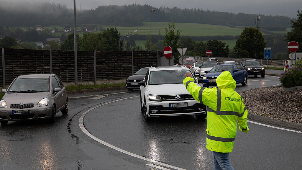 Abfahrtssperren, A10, Stau, Reiseverkehr, B159