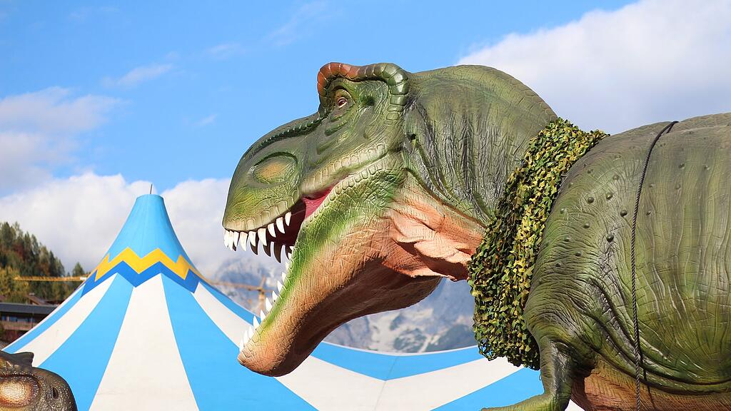 "Big King Dinosaurier of Animatronic" in Bischofshofen