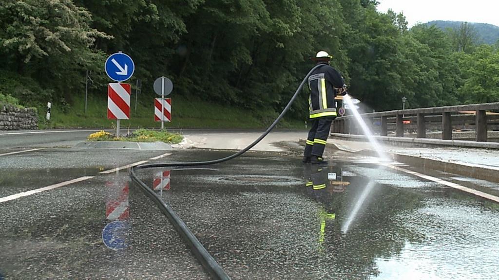 Aufräumarbeiten in Marktschellenberg