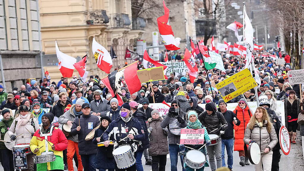 Corona-Demo in der Stadt Salzburg