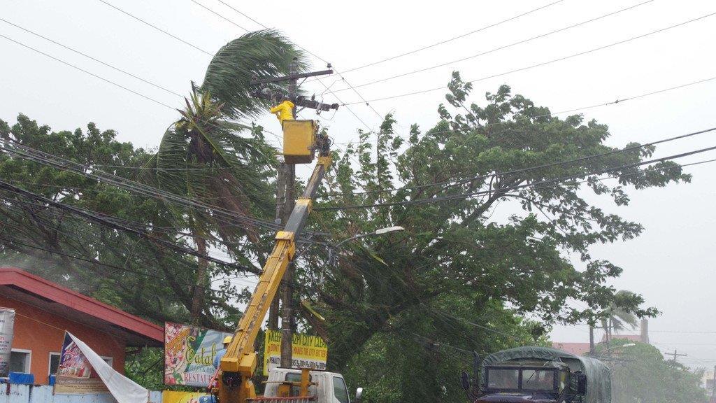 Philippinen: Taifun Haiyan verwüstet Stadt Tacloban - mindestens 100 Tote