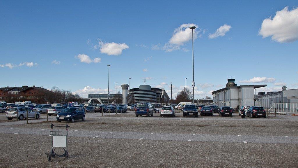 Flughafen sperrt 1.000 Parkplätze