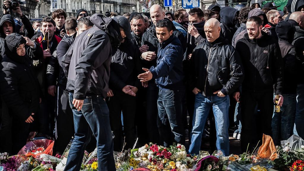 Hooligans randalieren in Brüssel