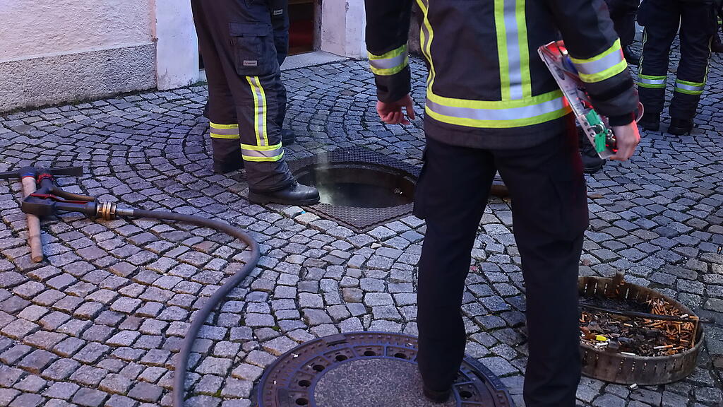 Brand in Gully in Salzburger Altstadt, Pfeifergasse