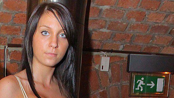 Den Superlover suchte Tara schon länger - nun hat sie einen Sklaven