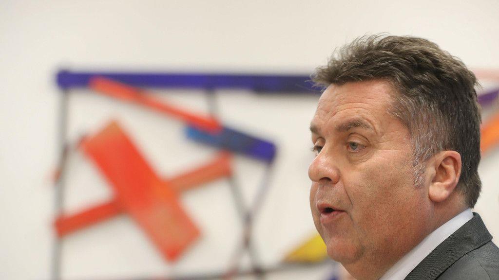 Hans Mayr gibt Rücktritt bekannt