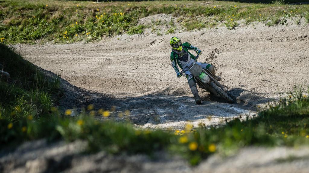XBOWL MOTOCROSS RACE II