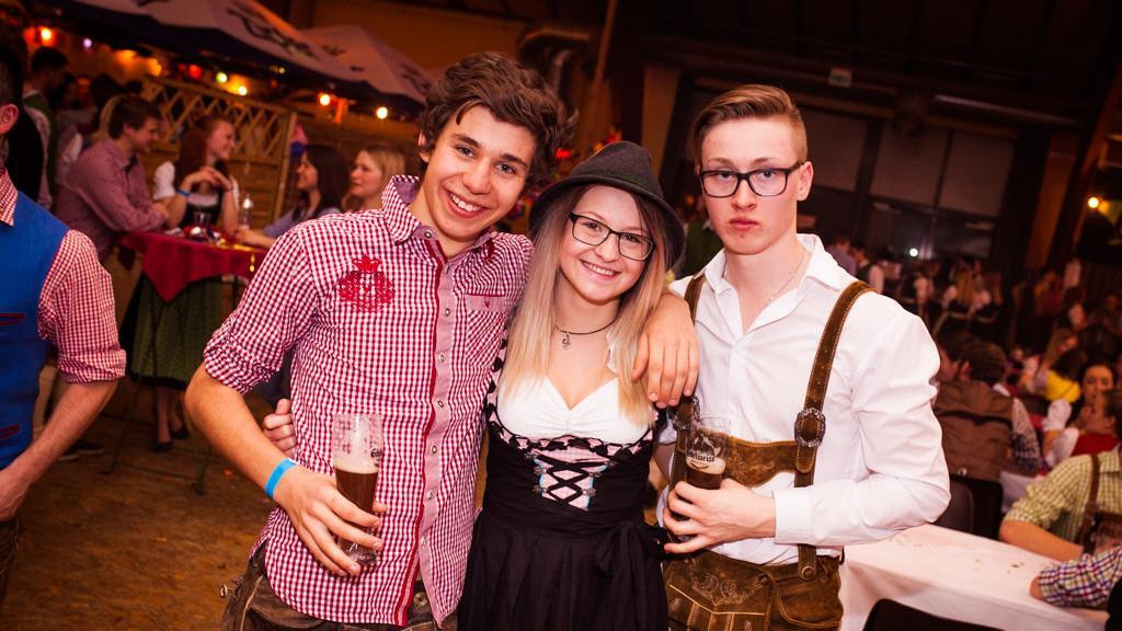 Dirndlball, I