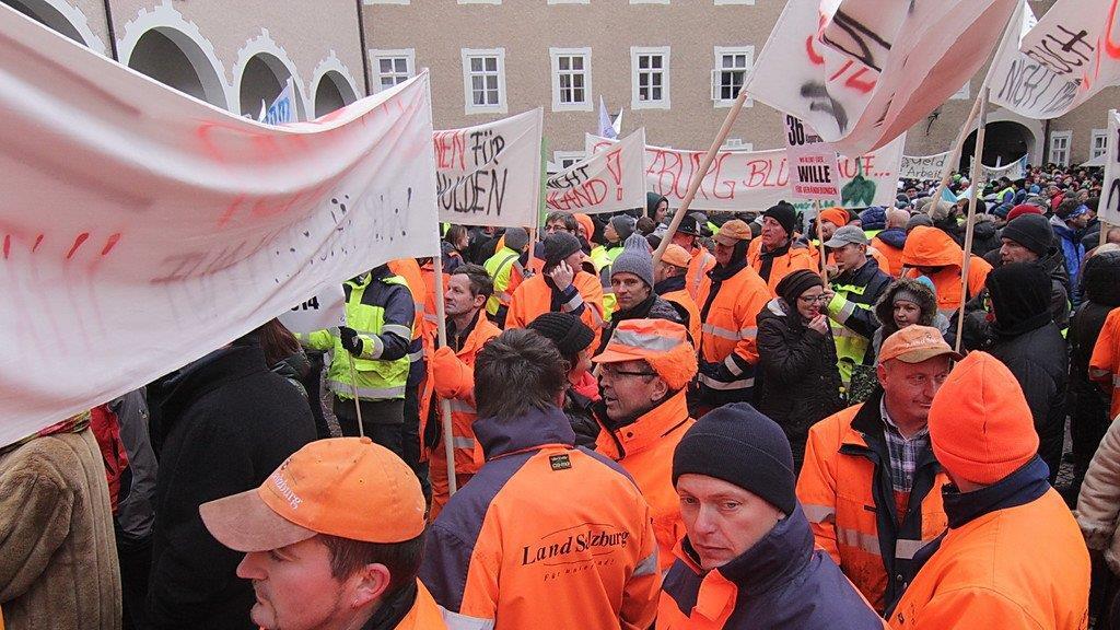 Protestmarsch zum Chiemseehof