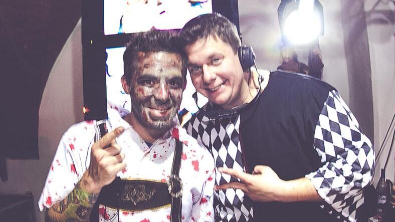 We love the 90s Party, I