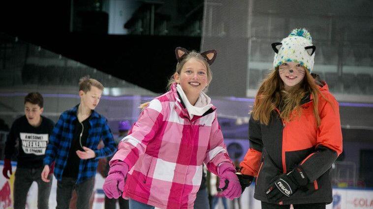 Eisfasching in der Eisarena