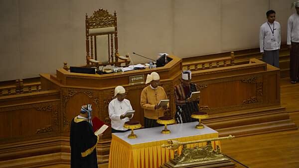 Htin Kyaw ist ein enger Vertrauter von Wahlsiegerin Aung San Suu Kyi