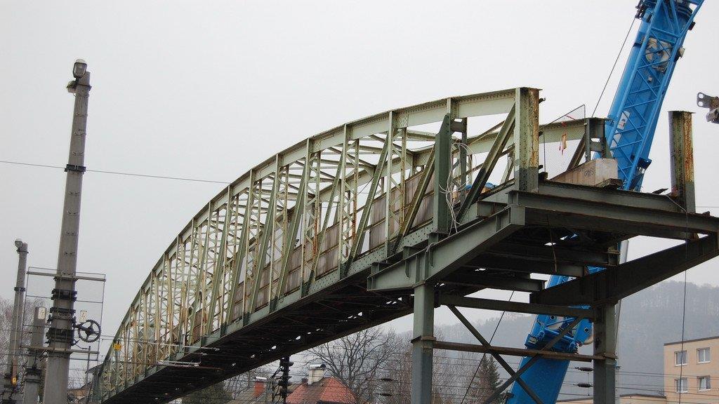 Fußgängerbrücke abgetragen