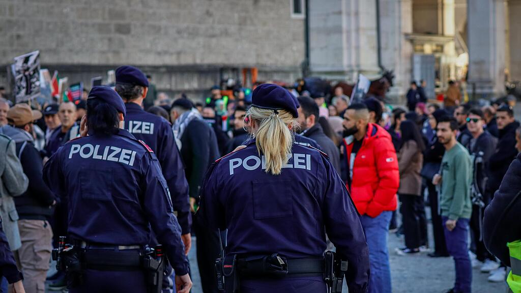 Demo in Salzburg f\u00fcr Bewohner von Gaza
