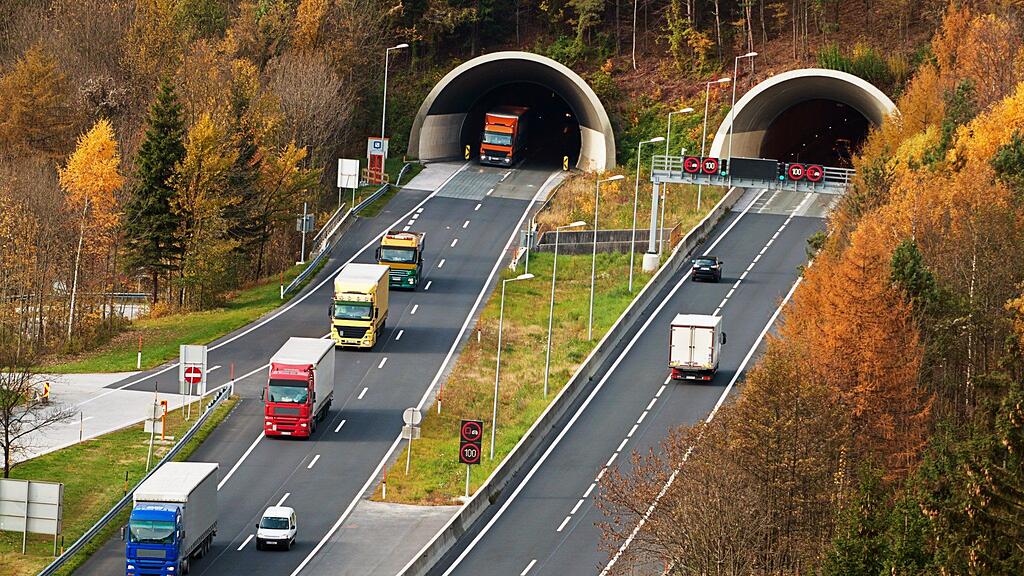 Auf der A10 bei Hüttau kam es zu dem Unfall.