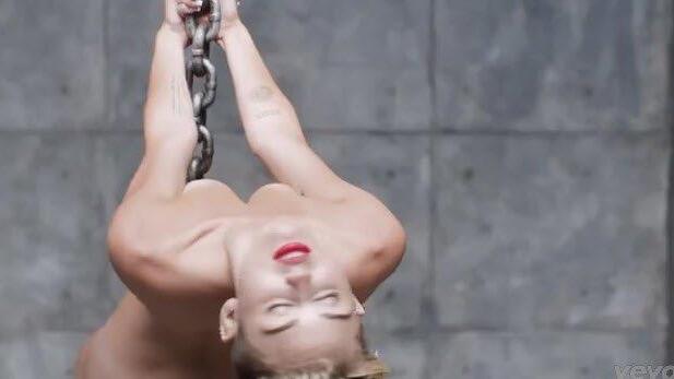 Fotos aus "Wrecking Ball"